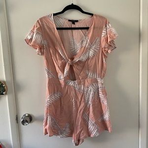 *NEVER WORN* Pink tropical print Forever 21 Romper